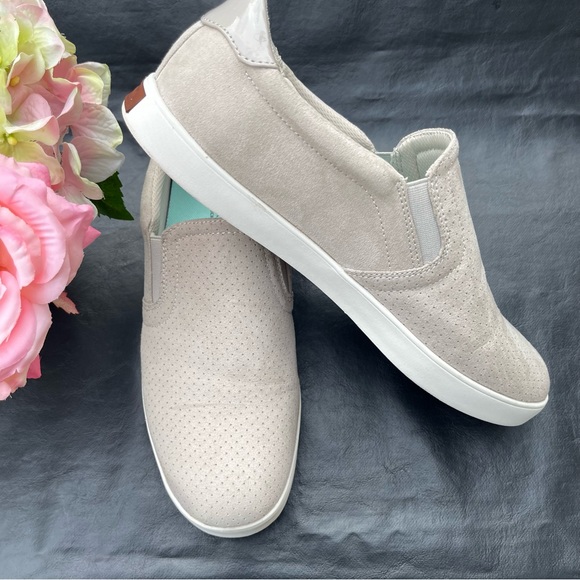 Women's Madison Slip On Sneaker
Shop all Dr. Scholl's size 11 - Picture 2 of 7